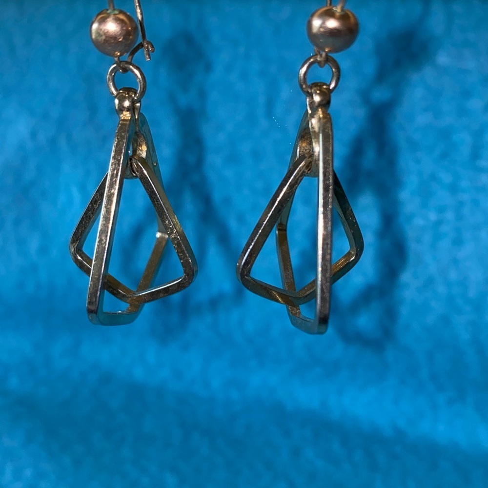 VINTAGE geometric dangling pierced wire gold plated unmarked retro 60’s- 70’s